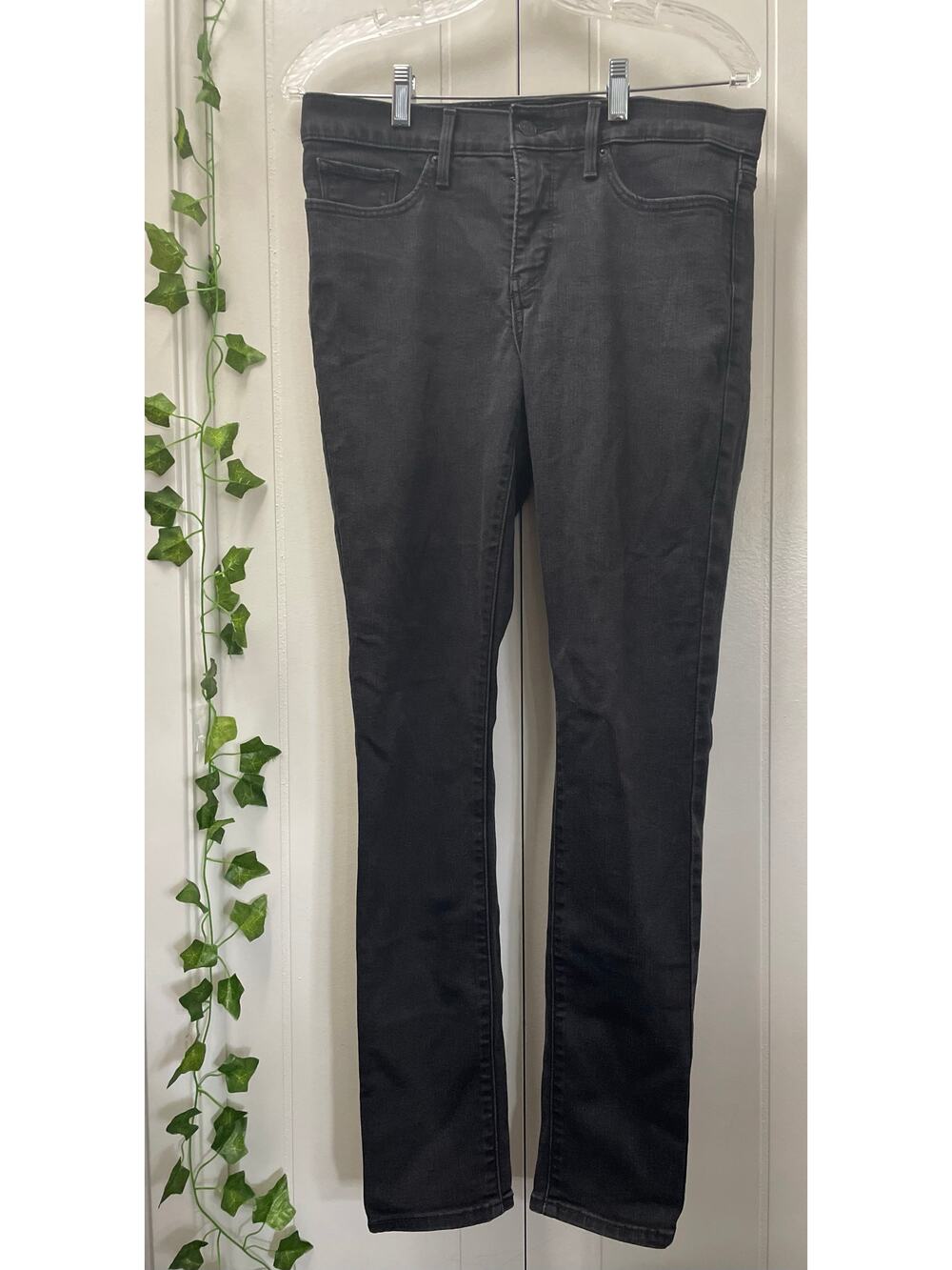 Women’s Levis 311 Shaping Black Skinny Jeans Size 28
